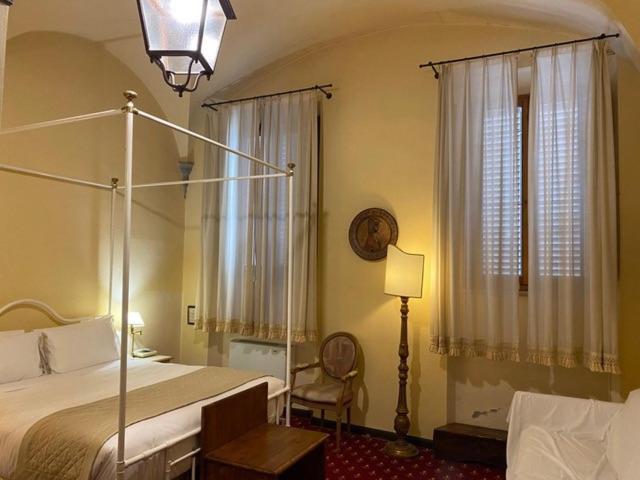 Quattro Gigli Palace Hotel Montopoli in Val dʼArno